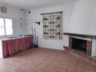 VIVIENDA EN ALBATANA